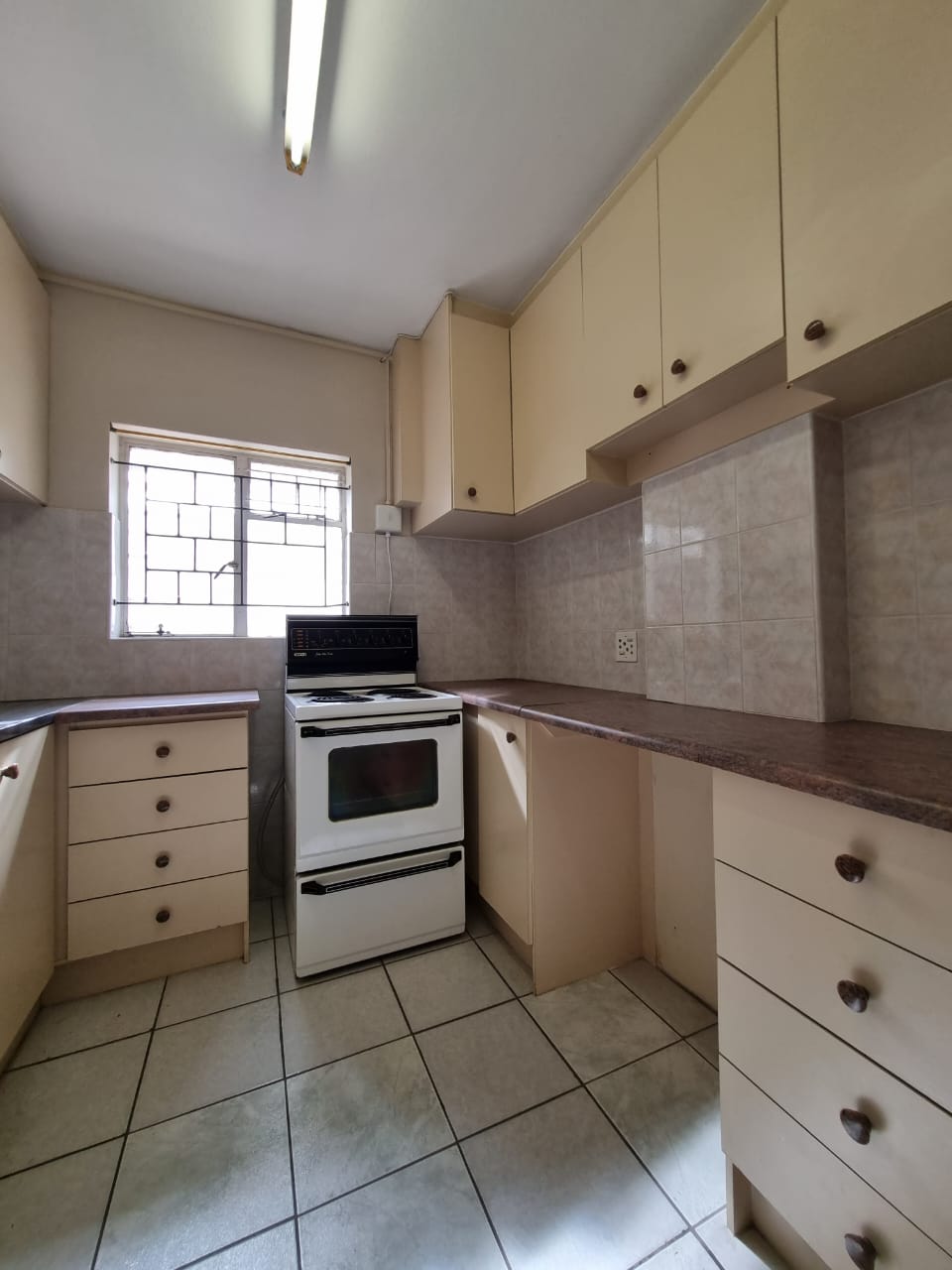 To Let 1 Bedroom Property for Rent in St Georges Park Eastern Cape